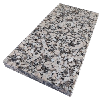 Parapet z granitu Crema Julia Poler szerokość 40cm grubość 2cm